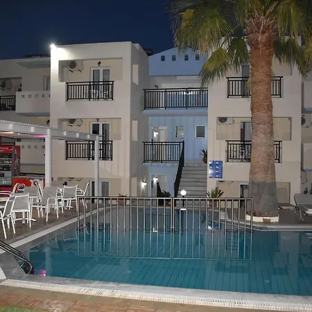 Sunshine Studios & Aparthotel 3*